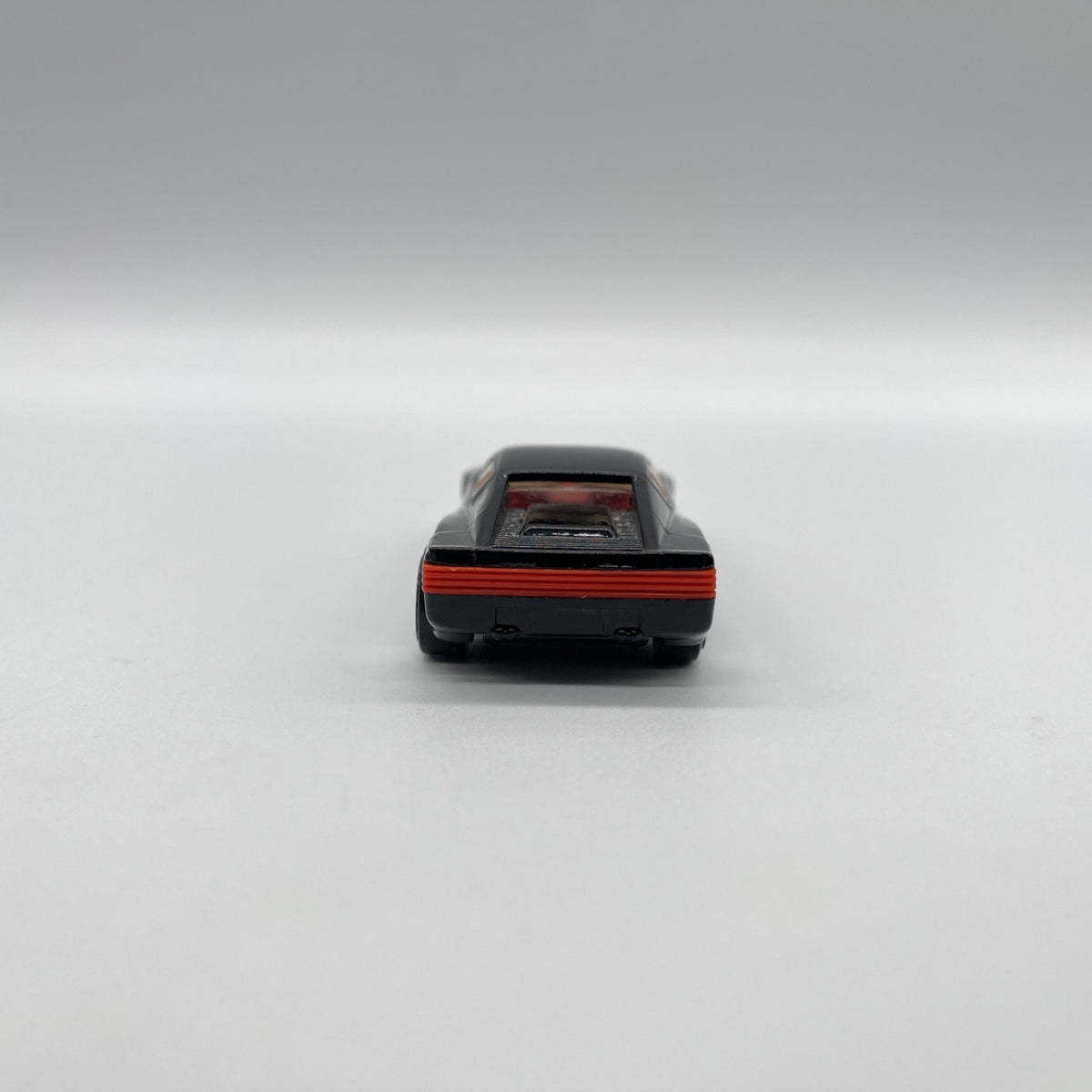1987 Hot Wheels #1897 - 1986 FERRARI TESTAROSSA – Ultra Hots Black w/ Red – VTG