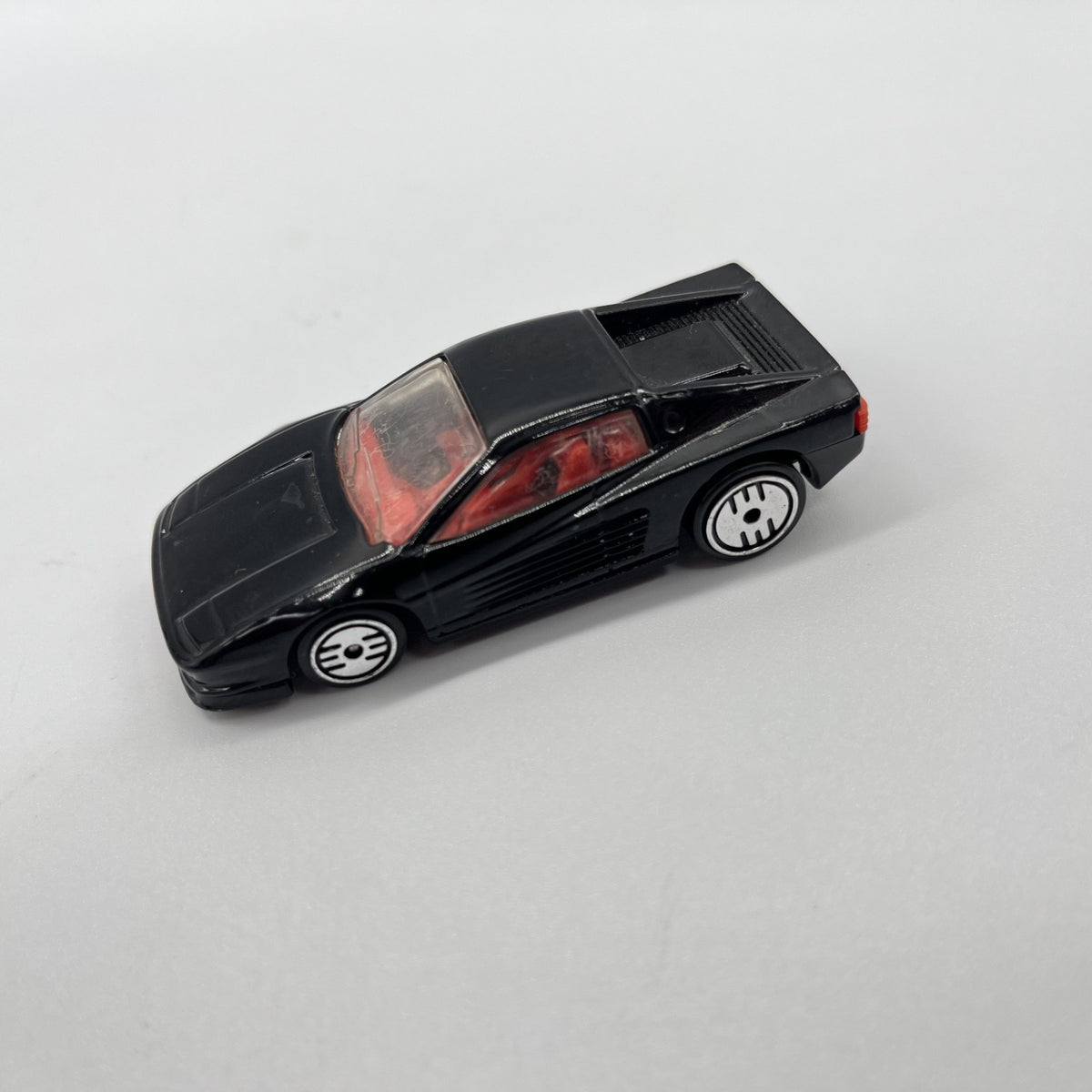 1987 Hot Wheels #1897 - 1986 FERRARI TESTAROSSA – Ultra Hots Black w/ Red – VTG