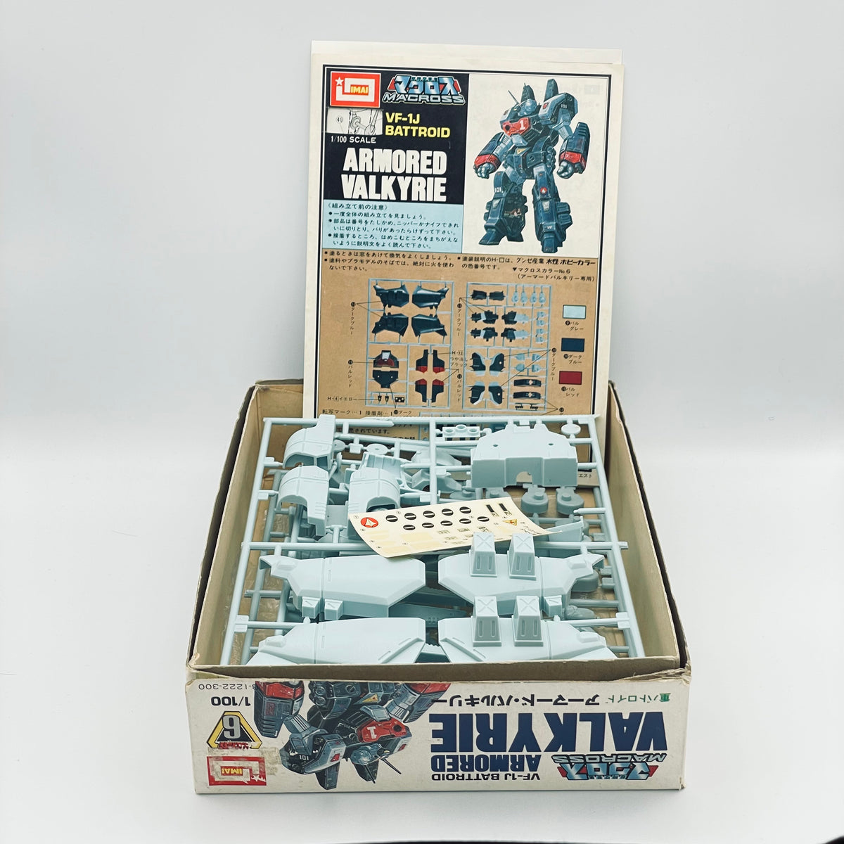 Imai Macross VF-1J Battroid Armored Valkyrie 1/100 Model Kit No. 6