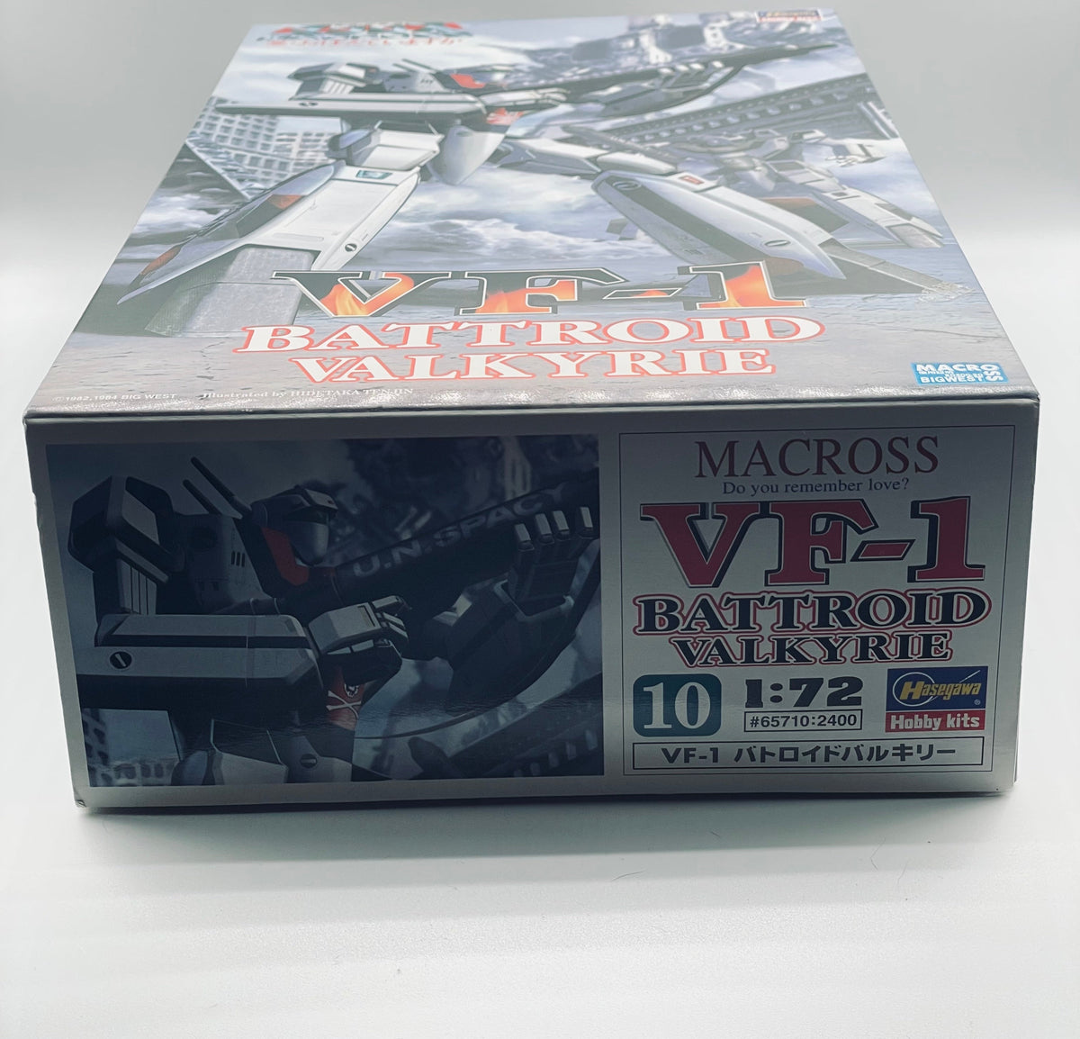 Hasegawa Macross VF-1 Battroid Valkyrie 1/72 Model Kit No. 10