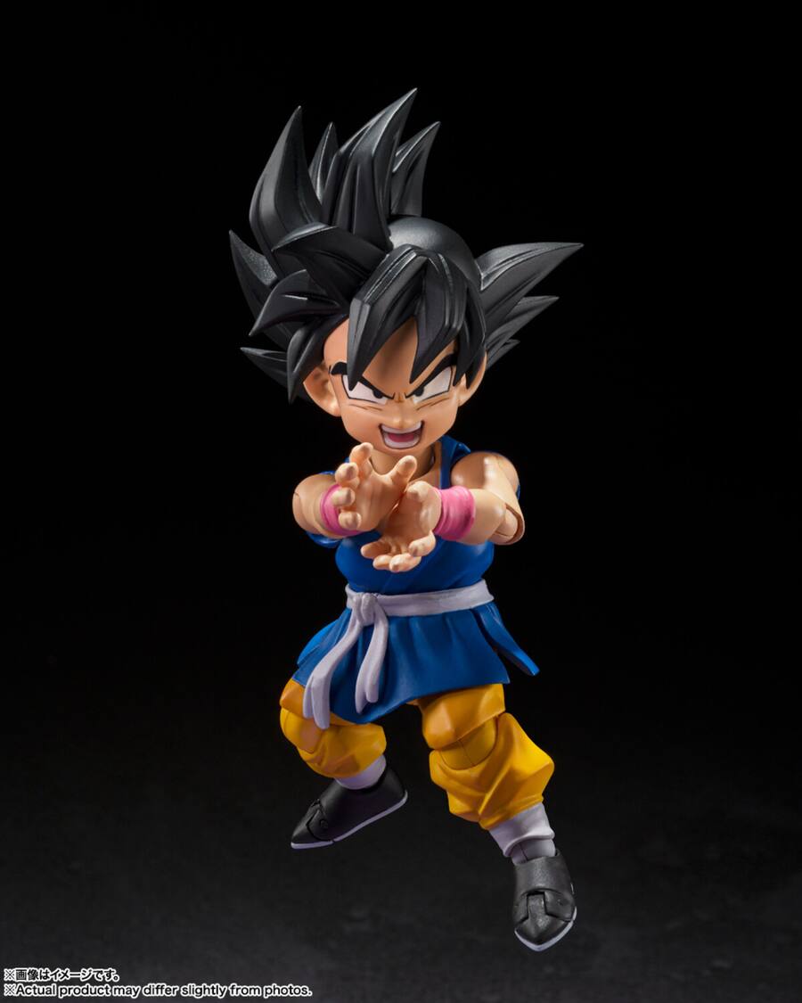 S.H. Figuarts Son Goku GT — aerial Kamehameha pose